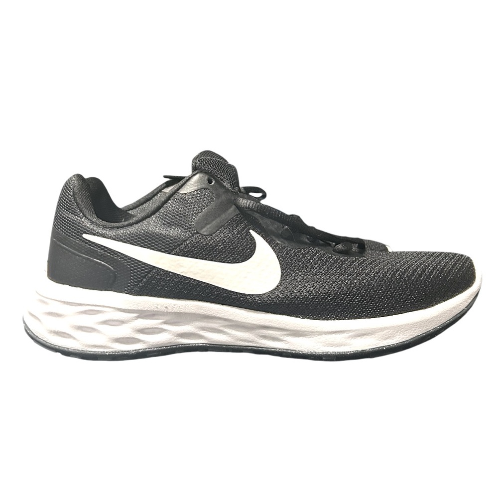 New Women’s NIKE low top sneakers size 7.5 black with white detail